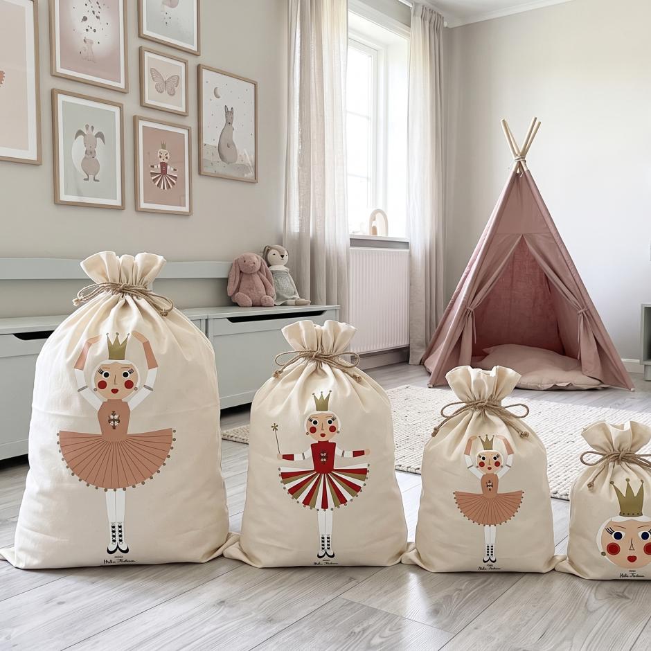 GIFT BAGS or STORAGE in 4 sizes Ballerina