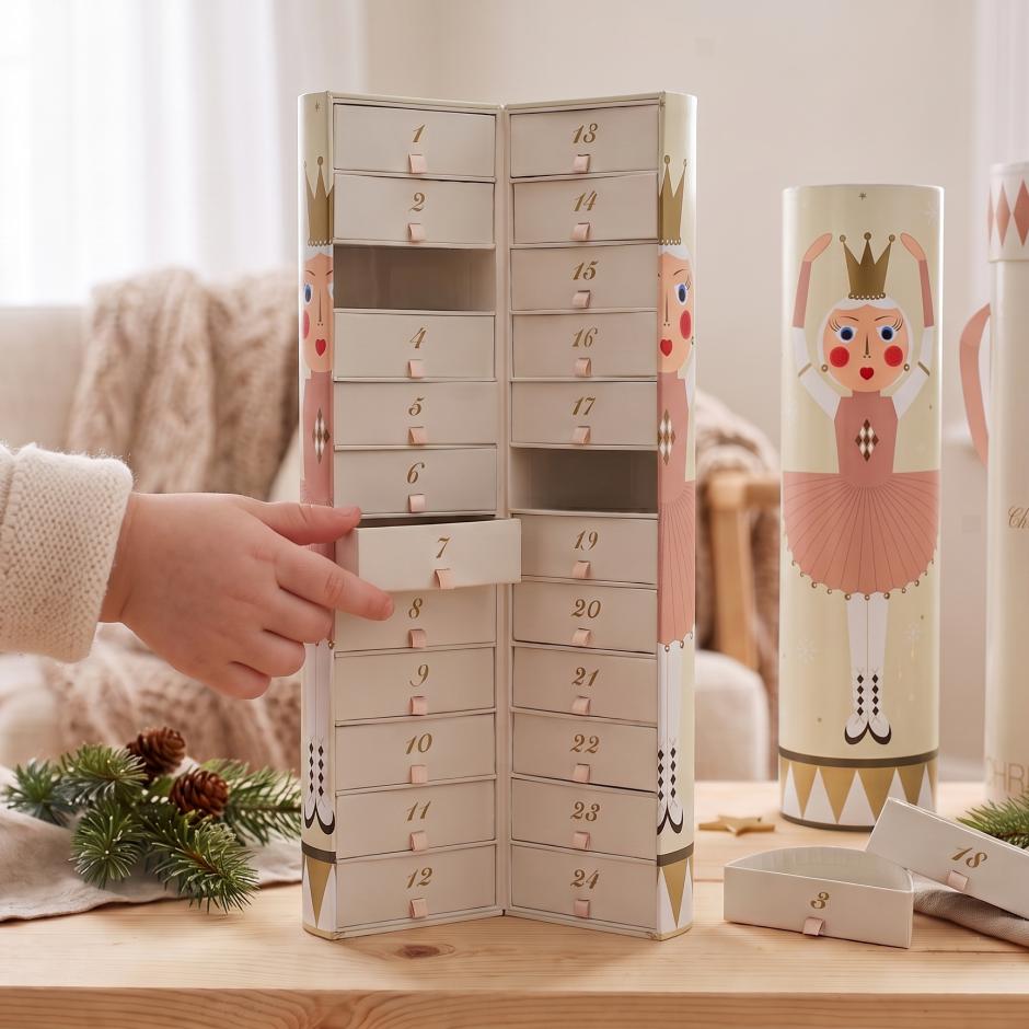 CHRISTMAS CALENDAR Ballerina in a hat box