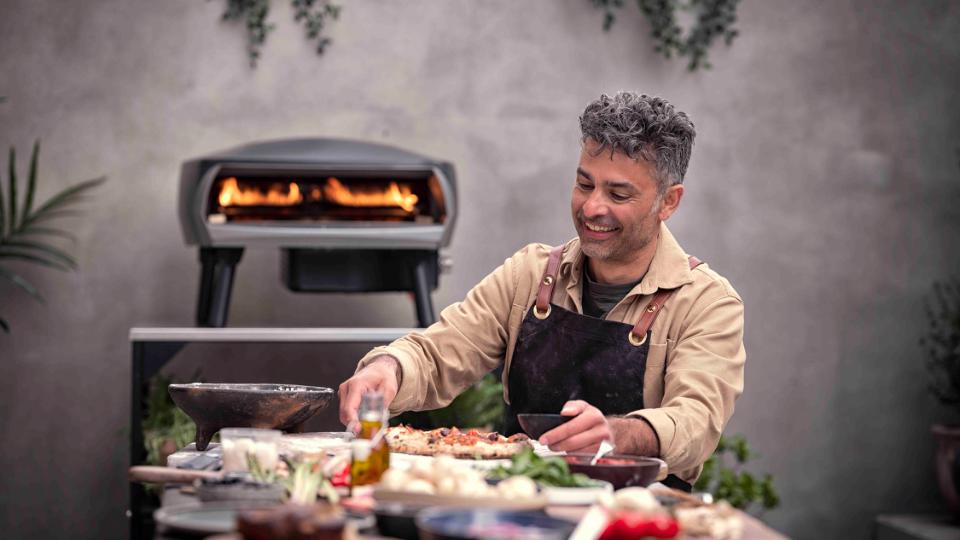 Learn to Bake Pizza Like a Professional